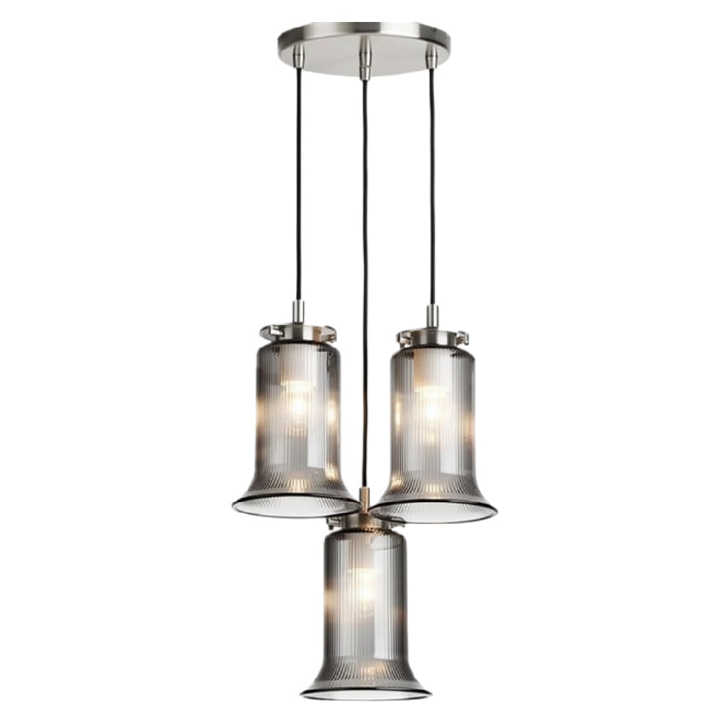 **Moderne Hanglamp met Drie Transparante Glazen Kappen**