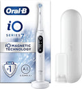 Oral-B iO7 elektrische tandenborstel met revolutionaire magnetische technologie, app verbonden handvat, 1 tandenborstelkop en reiskoffer, 5 modi met tanden bleken, geschenkset, wit